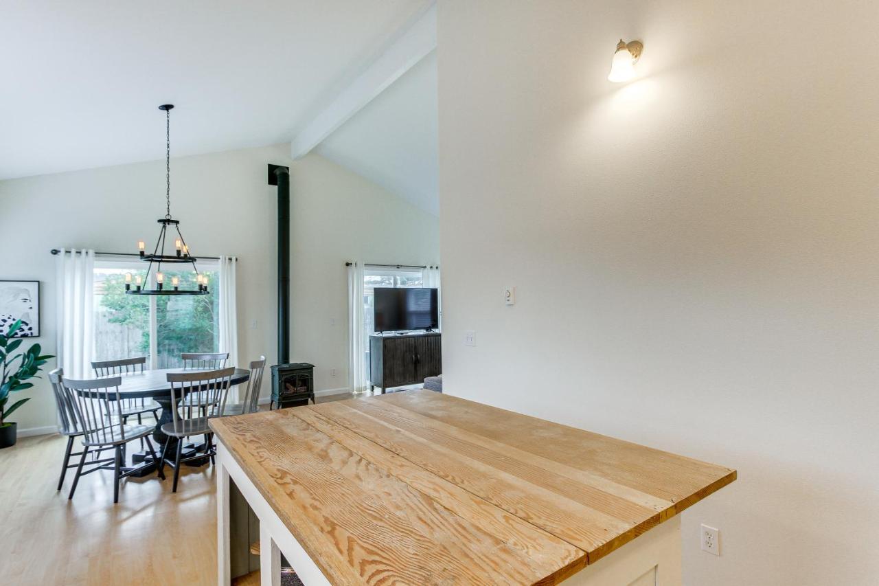 Airy Coastal Escape With Deck - Steps To Beach! Pacific Beach Eksteriør bilde